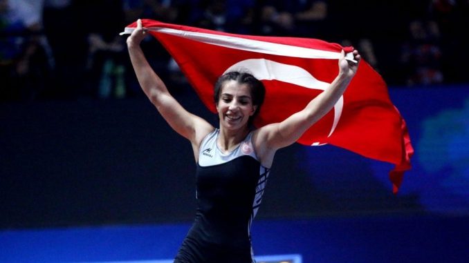 evin-demirhandan-turkiyeye-altin-madalya