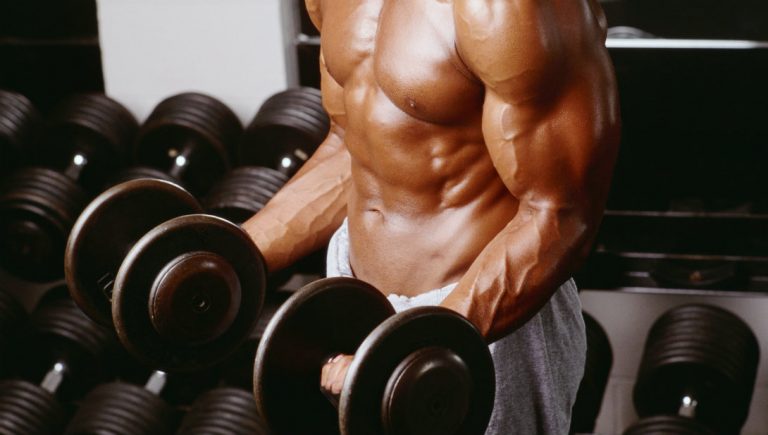 Ünlü Vücut Geliştiriciden Hiç Alışık Olmadığınız Devasa Bicepslere Sahip Olma Taktikleri