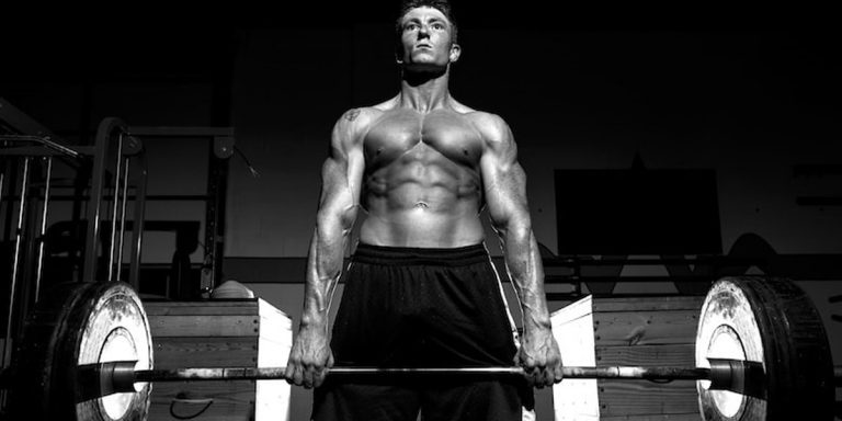 Hamstring ve Kalça Gelişimi İçin En Etkili Egzersiz: Romanian Deadlift