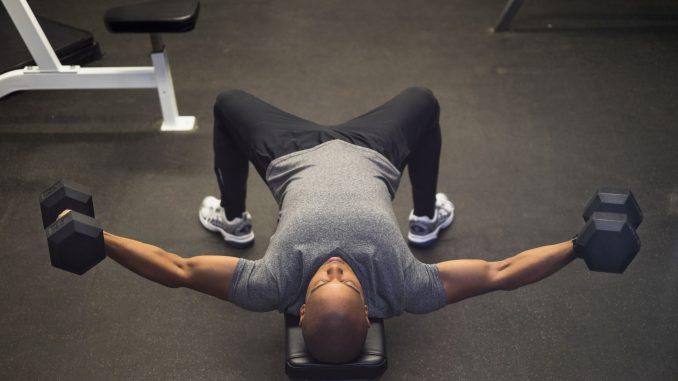 dumbbell-flye-nasil-yapilir