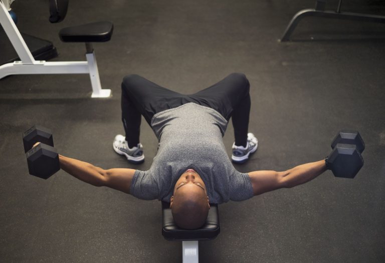 Dumbbell Flye Hareketinden Maksimum Verim Alıp Göğüs Kaslarınızı Şişirebilmeniz İçin Gerekenler